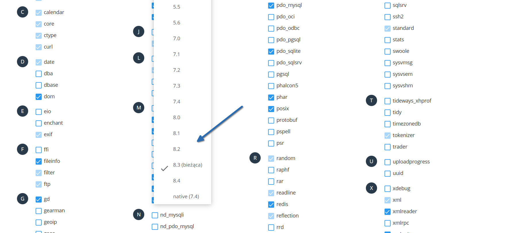 Widok panelu DirectAdmin z opcjami wyboru wersji PHP dla domeny