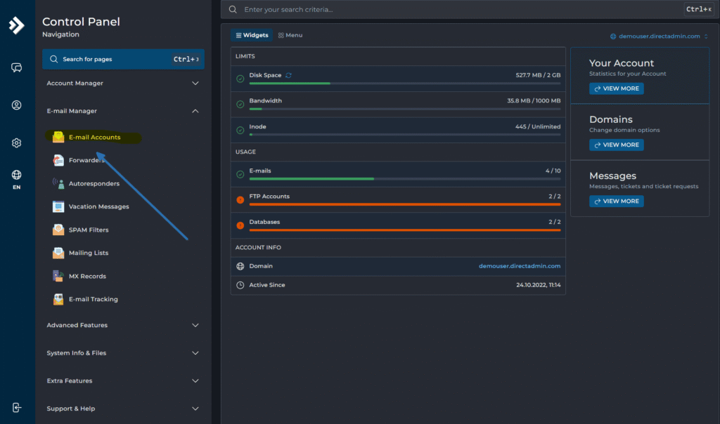 Panel nawigacji DirectAdmin z zaznaczoną opcją Konta E-mail w sekcji E-mail Manager.